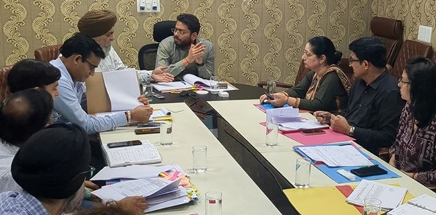  DC Jammu emphasizes verification of "Medical Practitioners"