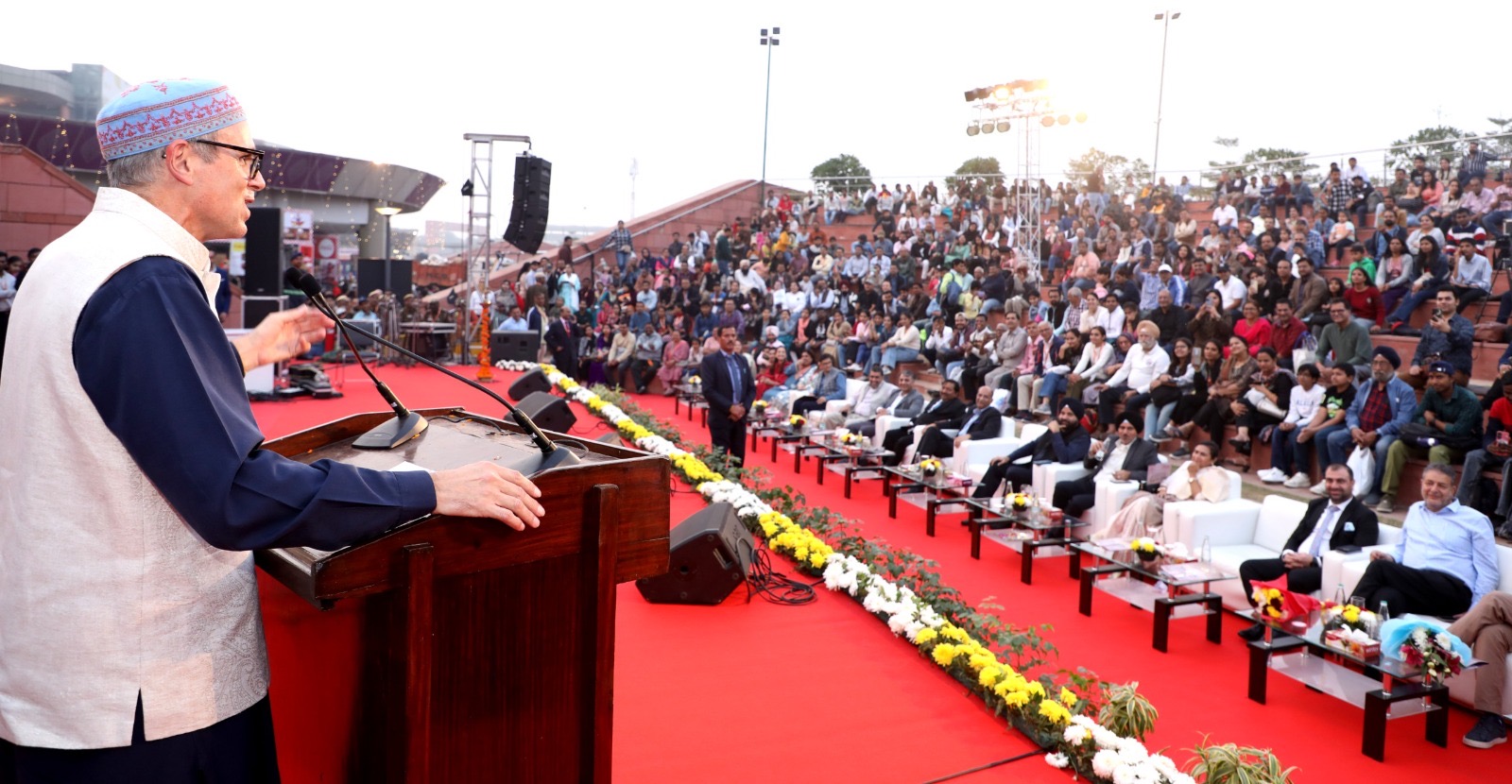 CM J&K in Delhi ;  inaugurates J&K Day at IITF