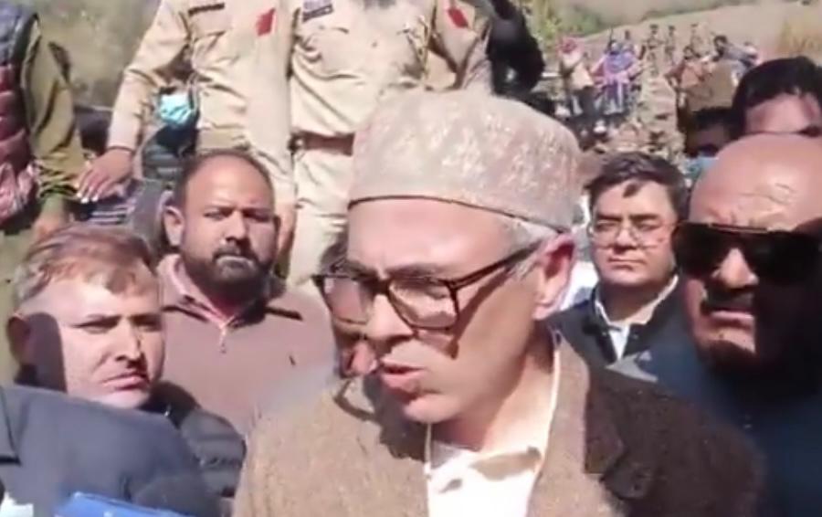 'CM Omar Abdullah , Dy CM Surinder Choudhary visit Warwan, meet Fire Victims'