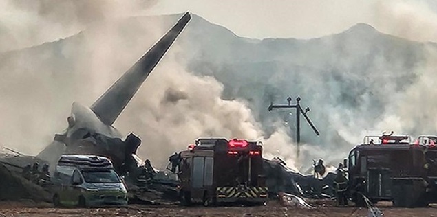 179 die in plane crash at airport in Korea