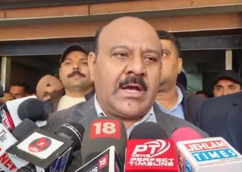  Deputy CM makes surprise visit to Chief Engineer Office in Jammu ; Orders actions