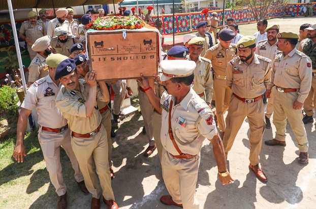 DGP J&K, senior Police Officials attend Wreath Laying ceremony of Martyr PSI Deepak Sharma