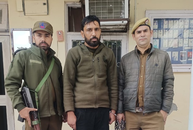 J&K Police  arrests two drug peddlers, including a Special Police Officer 