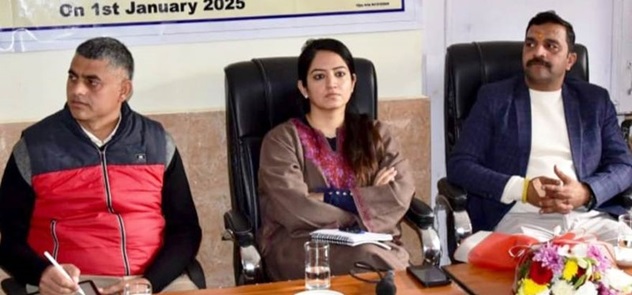 DC Udhampur encourages officers to work with dedication, sincerity and accountability