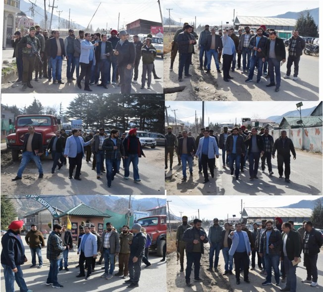 DC Kishtwar inspects civic amenities, cleanliness in Township: Issues various directions