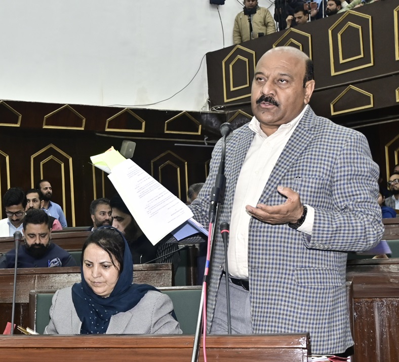 Govt identifies 5000 kanal land for establishment of Industrial estates in Kashmir: Dy CM