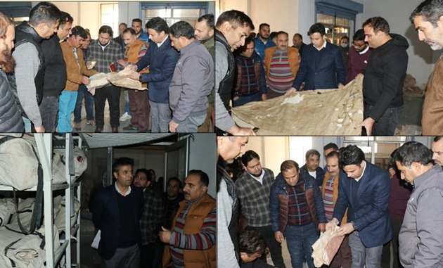 DC Srinagar directs for timely completion of verification & digitization of records 