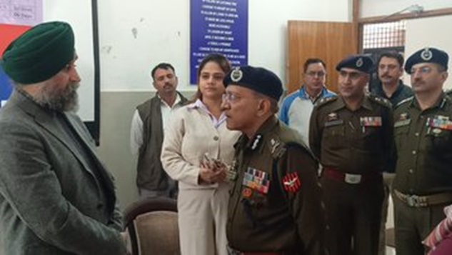 ADGP Jammu Anand Jain visits Drug De-addiction Center 