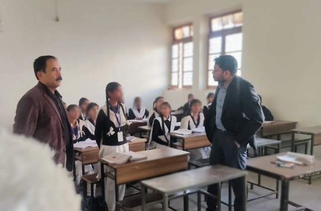 DC Jammu  inspects ongoing classes organized for rehabilitated street children