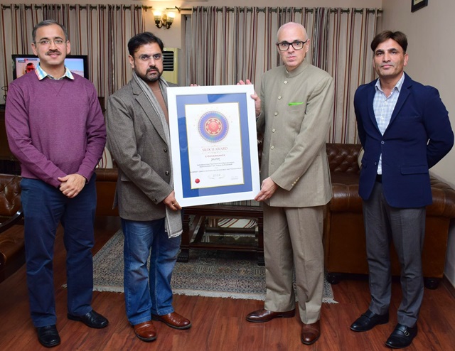 Chief Minister congratulates J&K IT Department for securing SKOCH silver award 