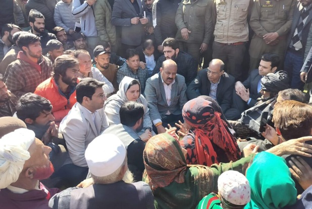 Dy CM, Health Minister, Advisor to CM visit Chandain Pajan Kulgam, meet family of deceased brothers 