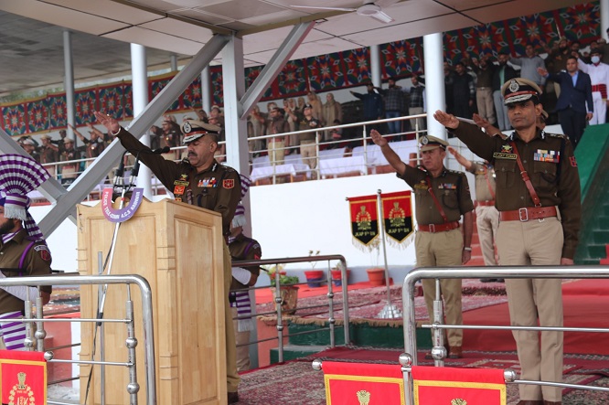  Rashtriya Ekta Diwas celebrated: DGP J&K administers unity oath at APC Zewan