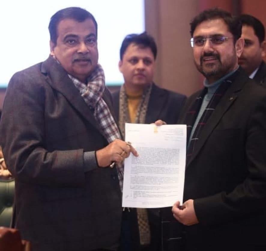 'J&K Minister Satish Sharma calls on Nitin Gadkari'