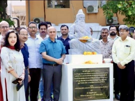 Statue of Maharishi Sushruta installed  in GMC Jammu