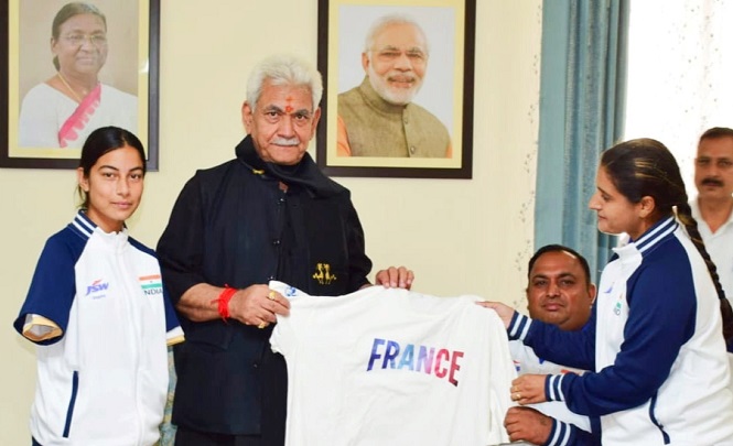 LG J&K felicitated Paris 2024 Paralympics Bronze Medallists Sheetal Devi and Sh Rakesh Kumar