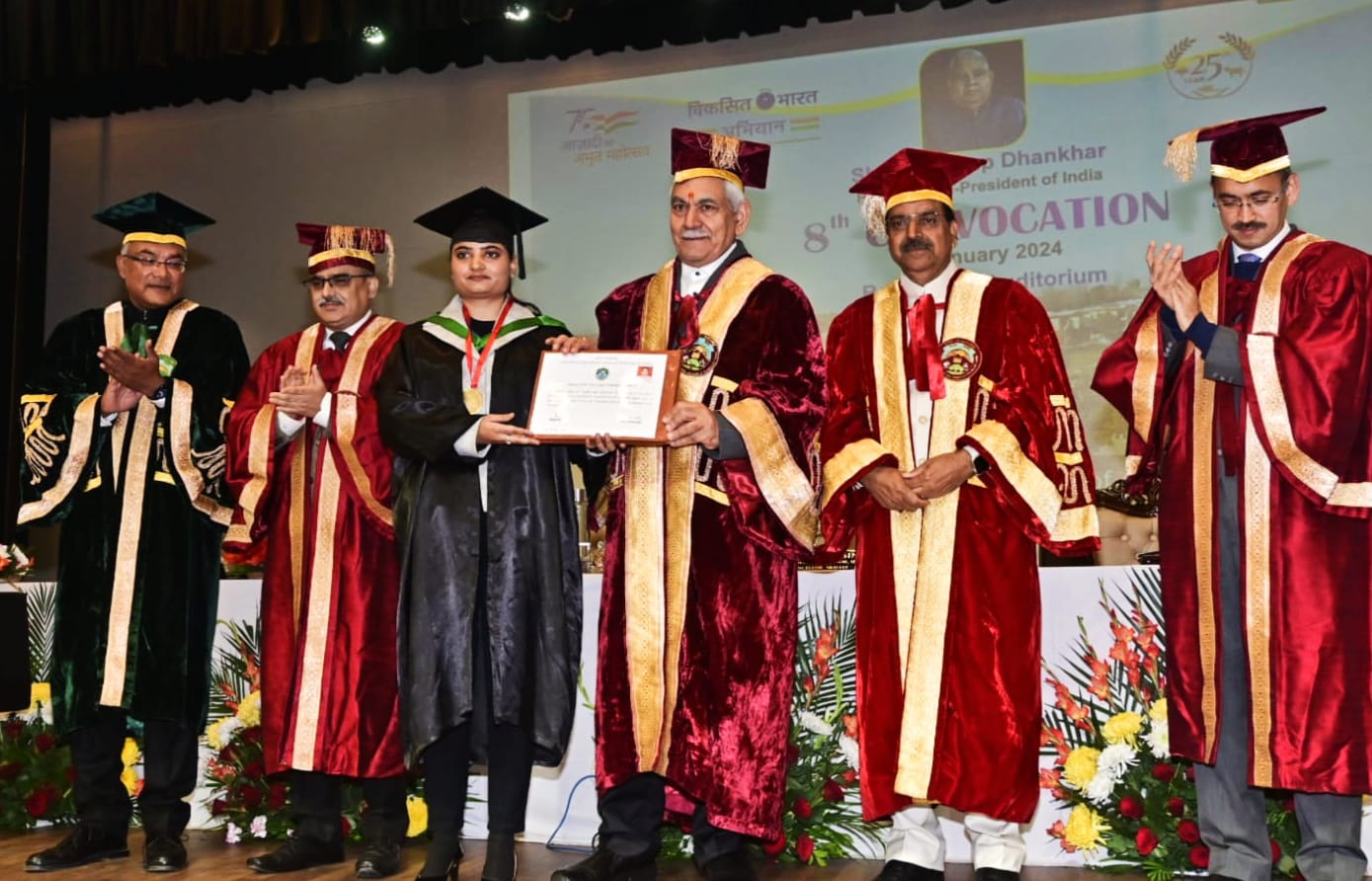 LG J&K attends Convocation at SKUAST Jammu; Female students bagged 10 ...