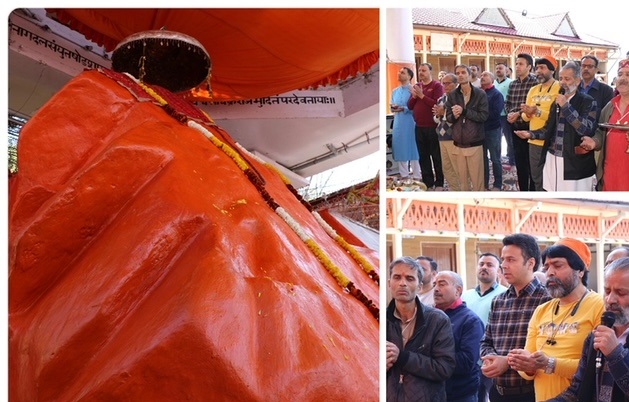  DC Srinagar visits Sharika Devi Temple