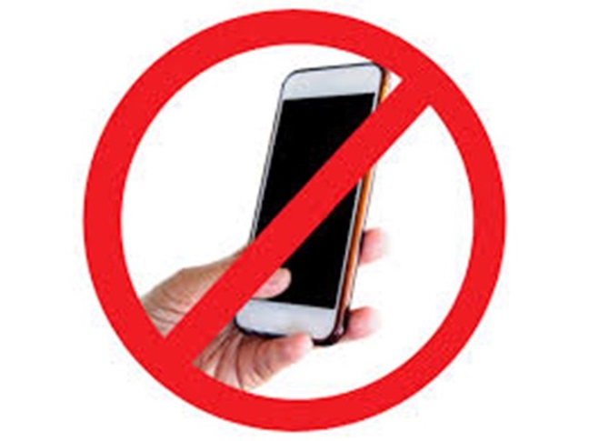 J&K: SDM bans use of mobile phones in school premises 