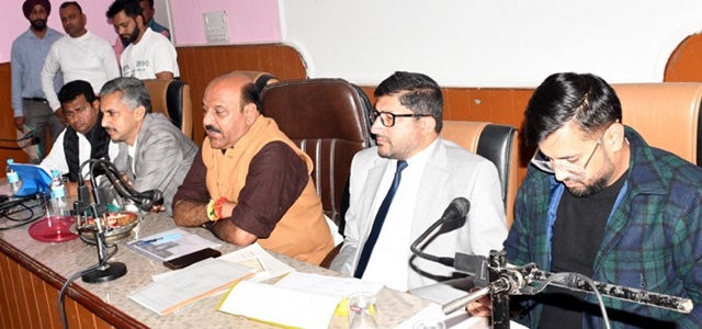 Dy Chief Minister chairs meeting in Rajouri  over Road projects