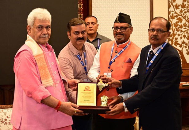 LG Manoj Sinha lauds  accomplishment of Allahabad University Alumnis