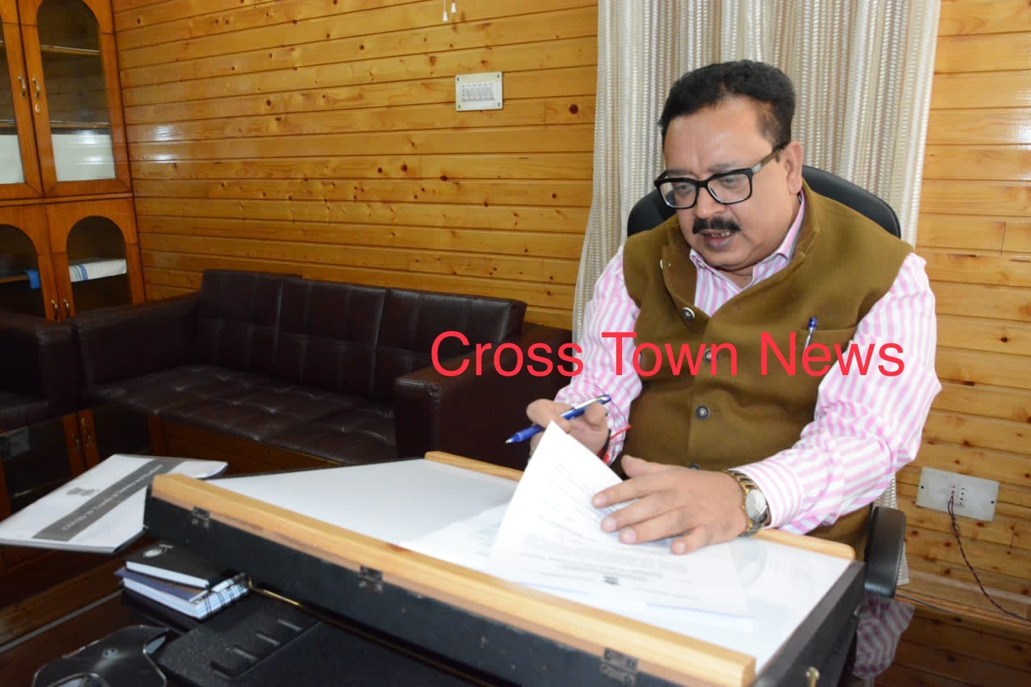 Navin Choudhary assumes charge as Principal Secretary Health Dept J&K